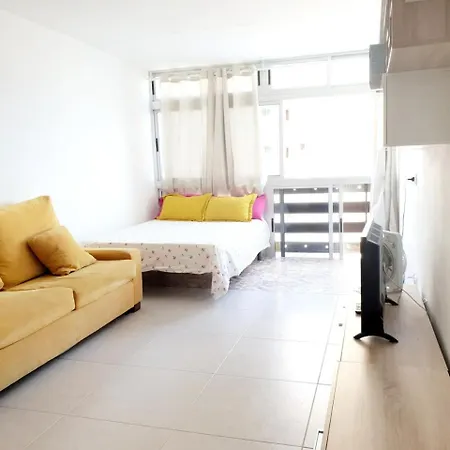 Studio Calle Mesaola Lägenhet